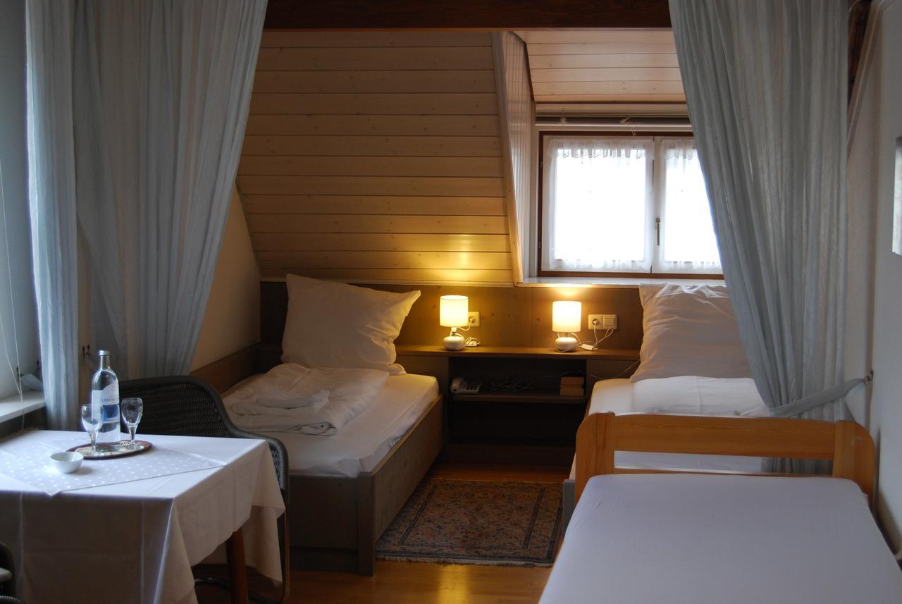Gasthaus zum Löwen - Restaurant Akropolis Hausach Zimmer foto